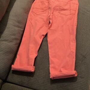 Ladies capris. Color coral size 8